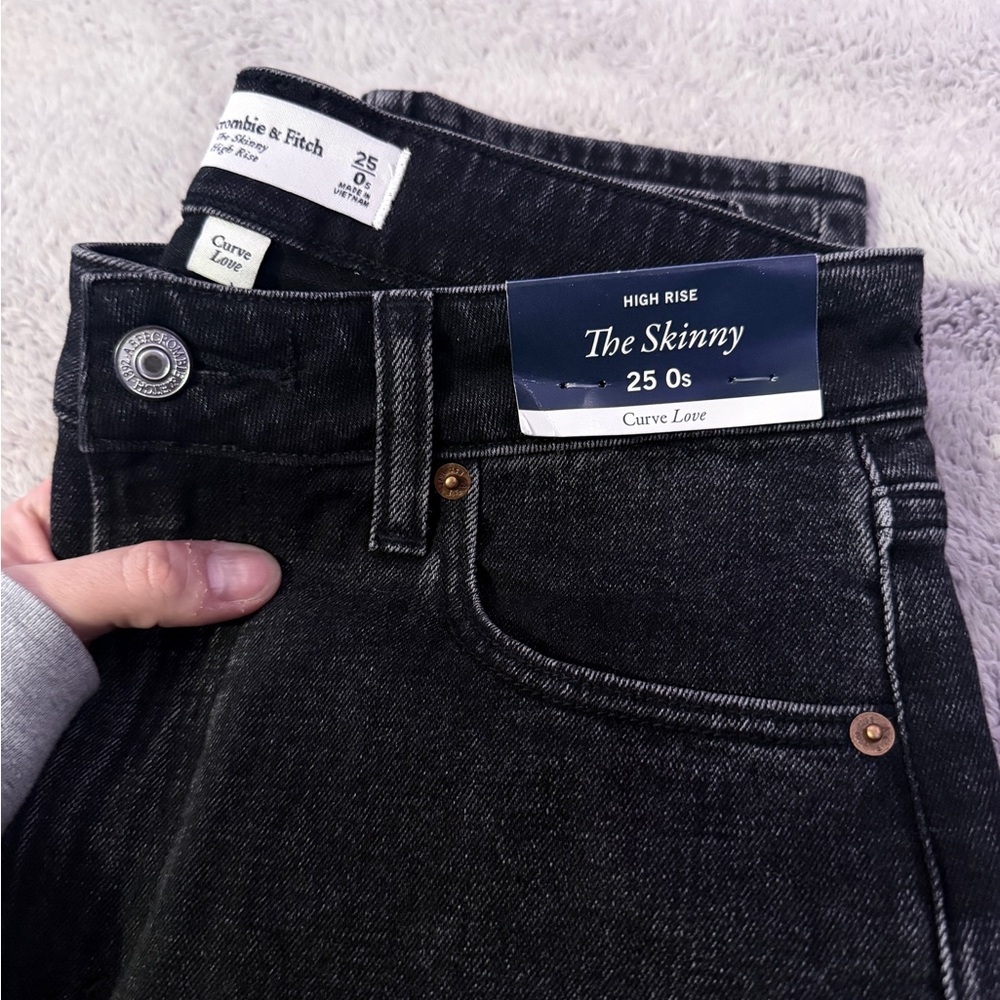 Abercrombie & Fitch Curve Love High Rise Skinny Jean - Picture 2 of 10